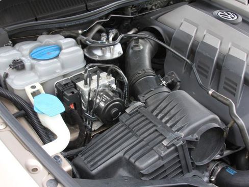 Used 2016 Volkswagen Touareg TDI AWD/4WD image 18