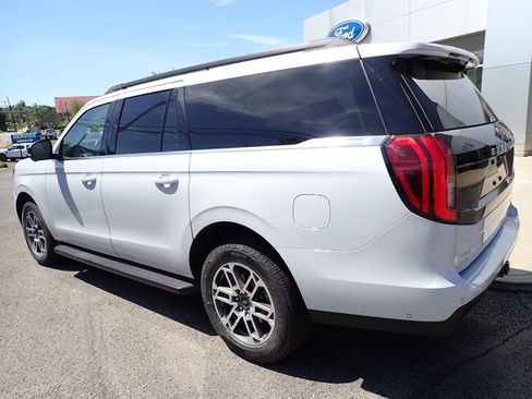 Certified 2025 Ford Expedition Max Active AWD/4WD image 3