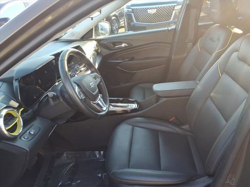 Used 2024 Chevrolet Trax ACTIV w/ Sunroof Package image 16