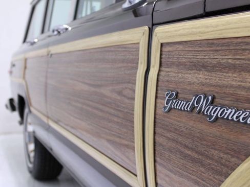 Used 1987 Jeep Grand Wagoneer image 13