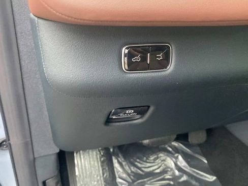 New 2026 Lincoln Navigator L Reserve AWD/4WD image 14