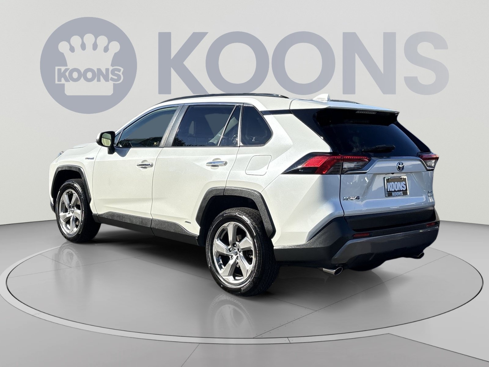 Used 2019 Toyota RAV4 Limited w/ Limited Grade Weather Package AWD/4WD image 4