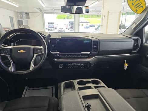 Certified 2024 Chevrolet Silverado 1500 LT AWD/4WD image 11
