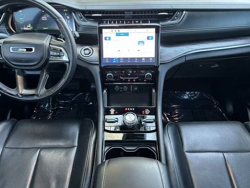 Used 2022 Jeep Grand Cherokee Overland w/ Advanced Protech Group III image 13