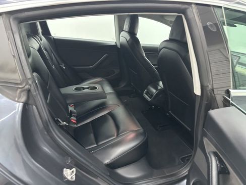 Used 2018 Tesla Model 3 Mid Range image 21