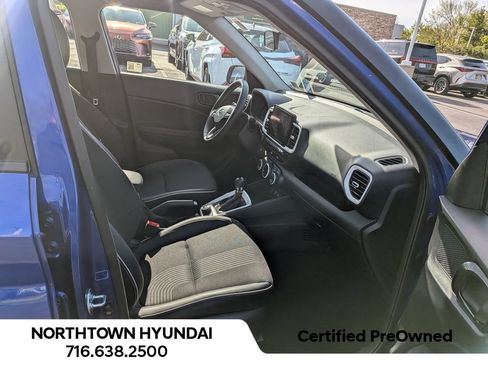 Used 2025 Hyundai Venue Limited FWD image 37