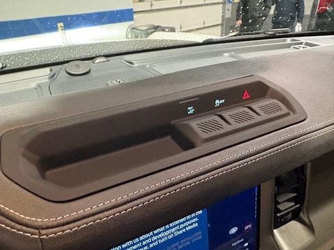 New 2025 Ford Bronco Outer Banks image 20