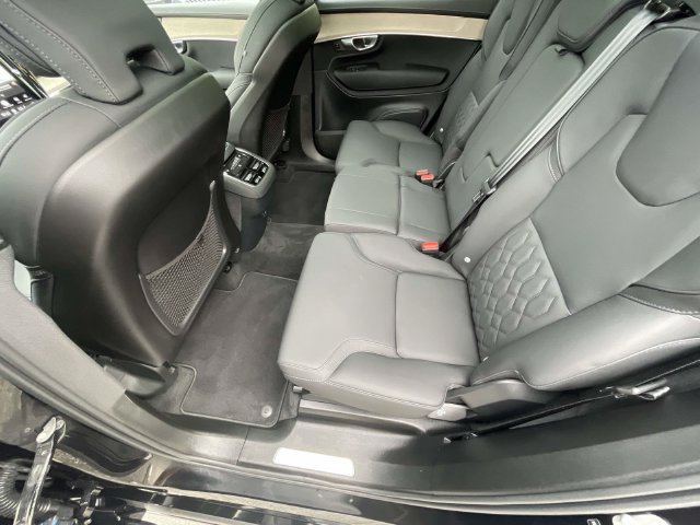 Certified 2025 Volvo XC90 B5 Plus AWD/4WD image 12