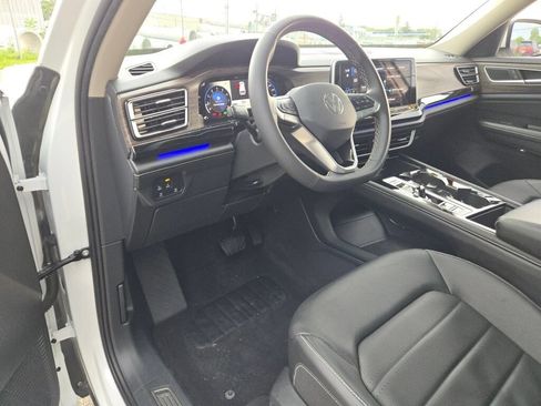 Used 2024 Volkswagen Atlas SEL AWD/4WD image 20