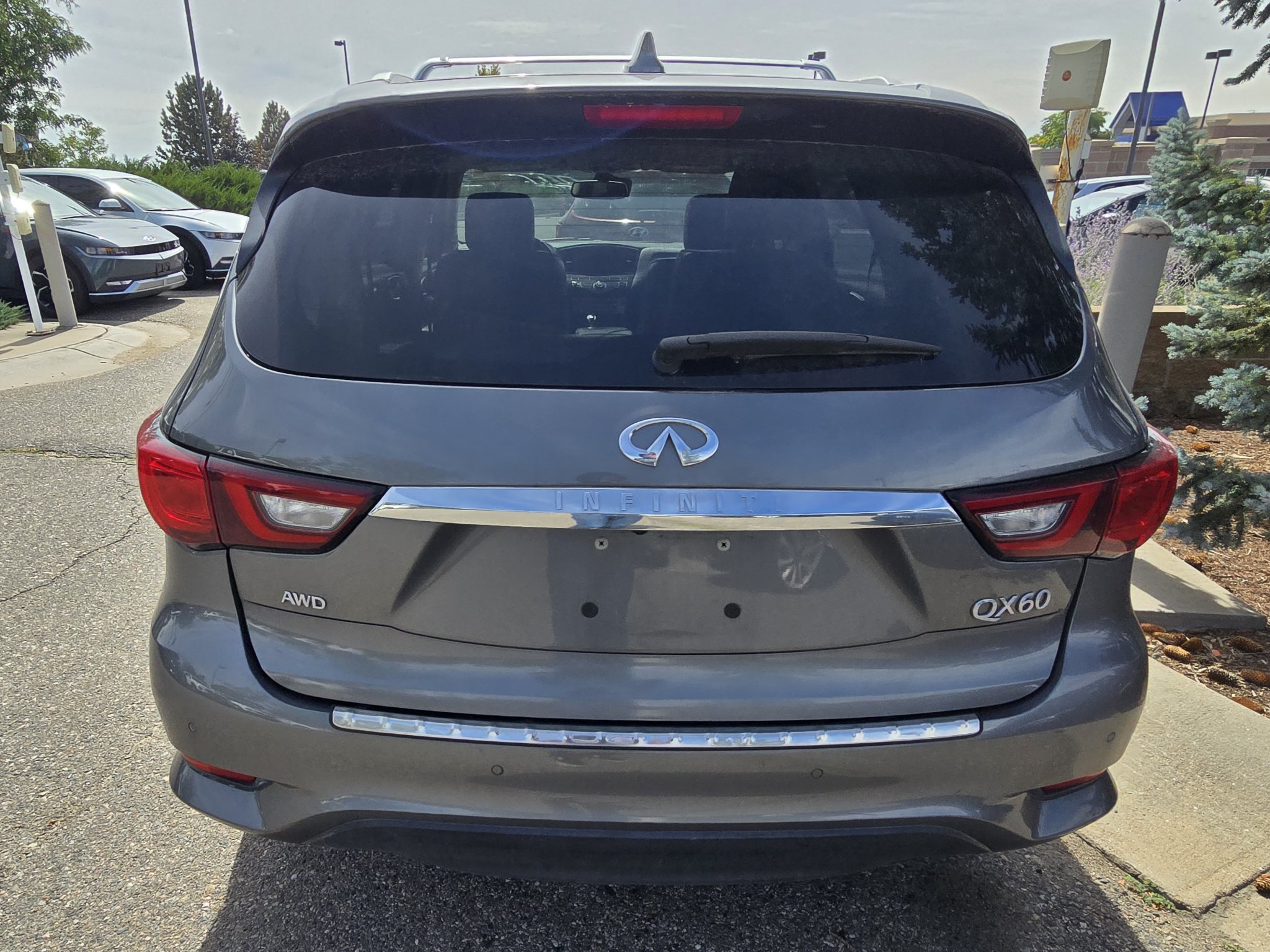 Used 2019 INFINITI QX60 Luxe w/ Sensory Package AWD/4WD image 16