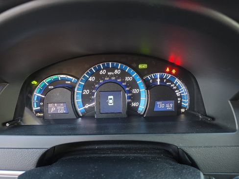 Used 2013 Toyota Camry LE image 15