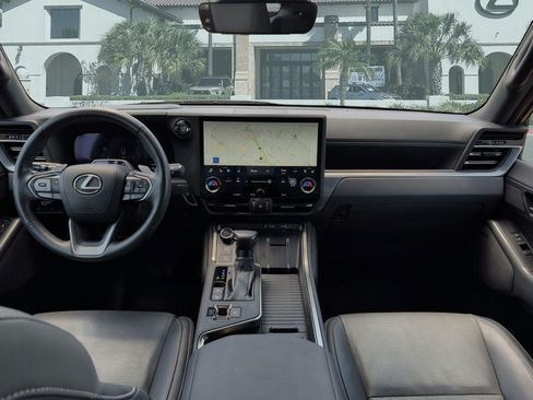 Certified 2025 Lexus GX 550 w/ Cold Area Package AWD/4WD image 27