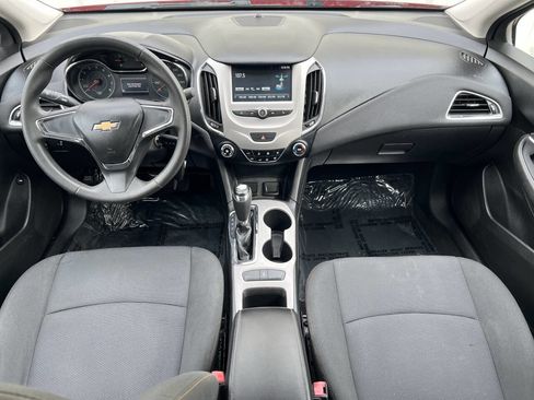 Used 2018 Chevrolet Cruze LS image 13
