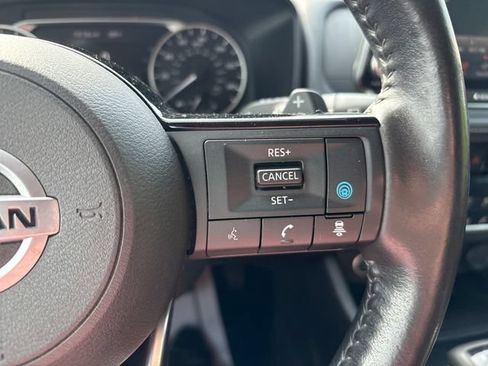 Used 2021 Nissan Rogue SV AWD/4WD image 12