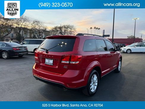 Used 2014 Dodge Journey SXT w/ Flexible Seating Group image 4