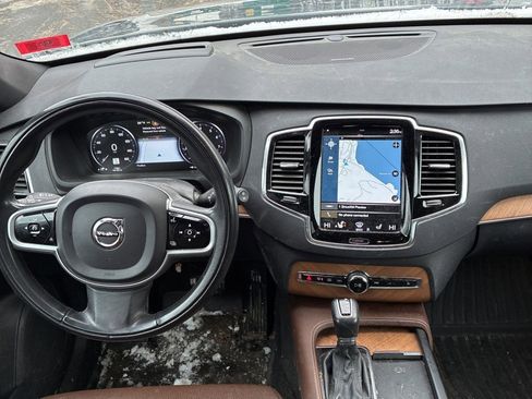 Used 2021 Volvo XC90 T6 Momentum w/ Advanced Package image 10