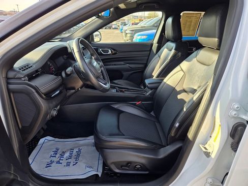 Used 2022 Jeep Compass Altitude w/ Convenience Group image 17