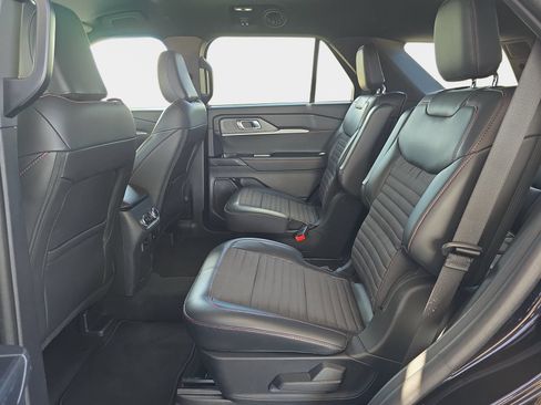 Used 2025 Ford Explorer ST-Line AWD/4WD image 17