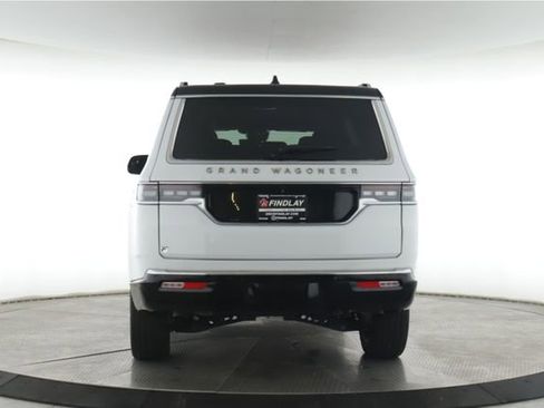 Used 2025 Jeep Grand Wagoneer Series III w/ Rear Seat Video Group 1 AWD/4WD image 11