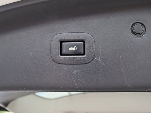 Used 2017 Nissan Armada Platinum image 40