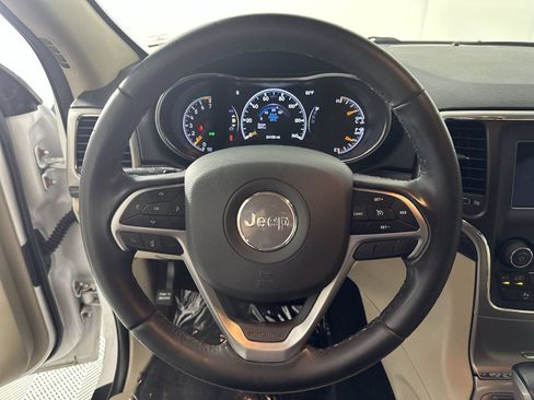 Used 2021 Jeep Grand Cherokee Laredo RWD image 14