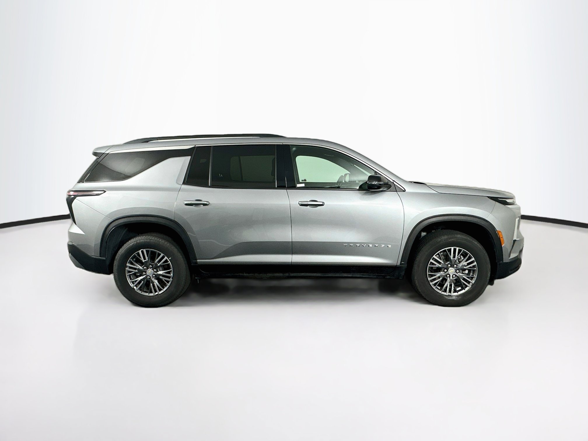 Used 2026 Chevrolet Traverse LT FWD image 10