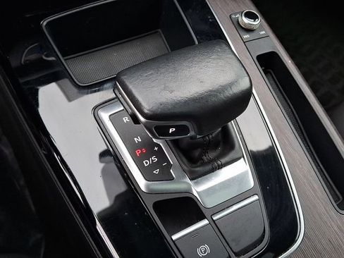 Used 2021 Audi Q5 2.0T Premium w/ Convenience Package image 19