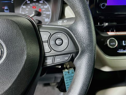 Used 2025 Toyota Corolla LE FWD image 20