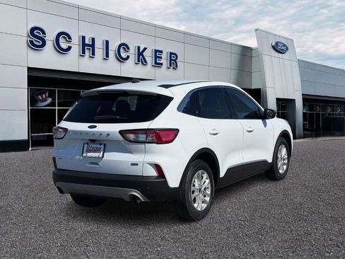 Used 2022 Ford Escape SE FWD image 2