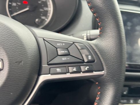 Certified 2025 Nissan Versa SR w/ Trunk Package image 18