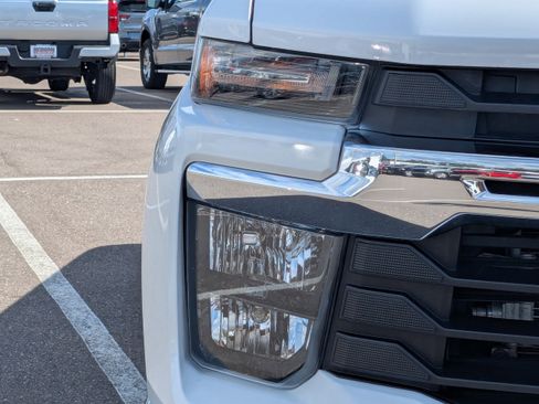 Used 2024 Chevrolet Silverado 2500 LT image 9