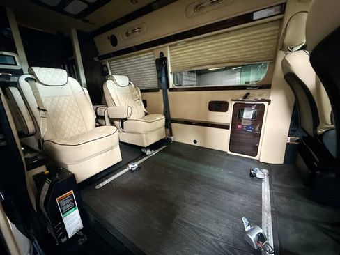 Used 2022 Mercedes-Benz Sprinter 3500 image 28