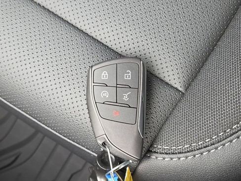 New 2026 Chevrolet Equinox EV LT FWD image 36