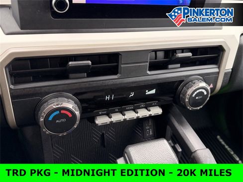 Used 2024 Toyota Tacoma TRD Off-Road image 32