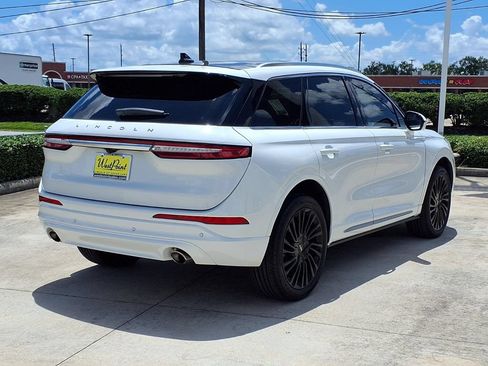 Used 2022 Lincoln Corsair Reserve AWD/4WD image 2