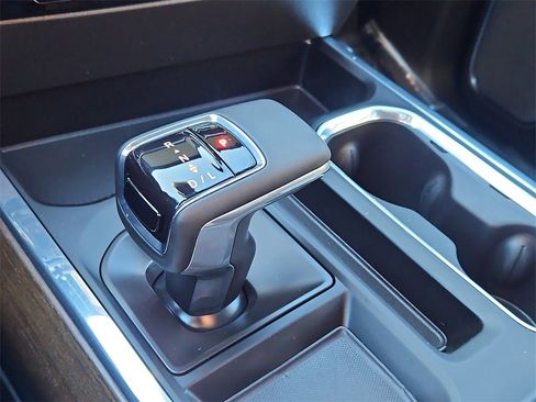 Used 2024 Chevrolet Silverado 1500 High Country w/ Midnight Edition image 35