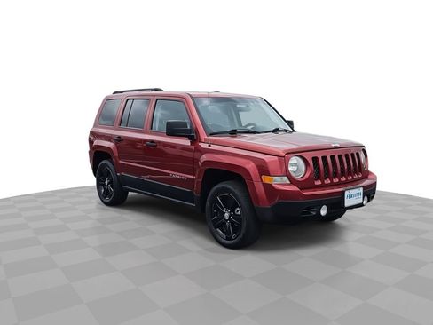 Used 2013 Jeep Patriot Sport w/ Tire & Wheel Group AWD/4WD image 2