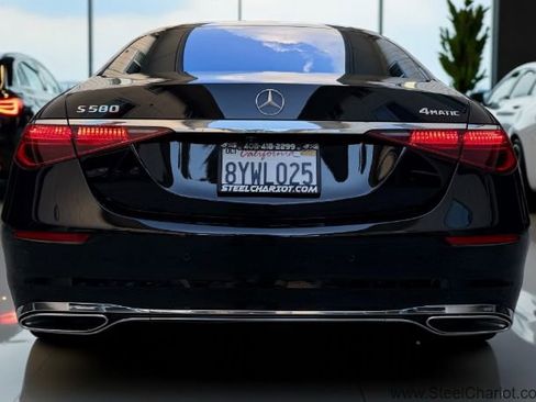 Used 2021 Mercedes-Benz S 580 4MATIC Sedan image 3