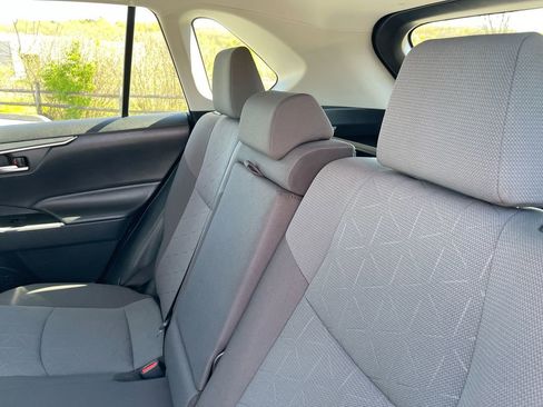 Used 2019 Toyota RAV4 XLE AWD/4WD image 9