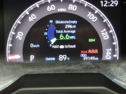Used 2025 Toyota RAV4 XLE FWD image 40
