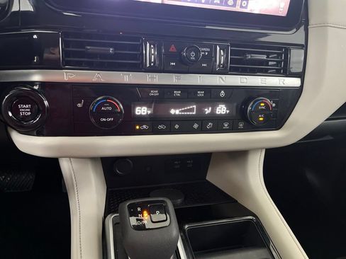 Used 2026 Nissan Pathfinder SL AWD/4WD image 71