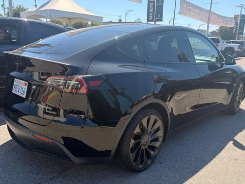 Used 2022 Tesla Model Y Performance AWD/4WD image 4