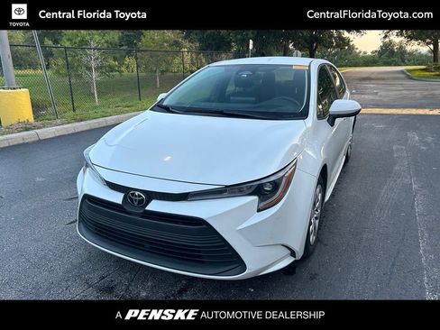 Used 2024 Toyota Corolla LE FWD image 1