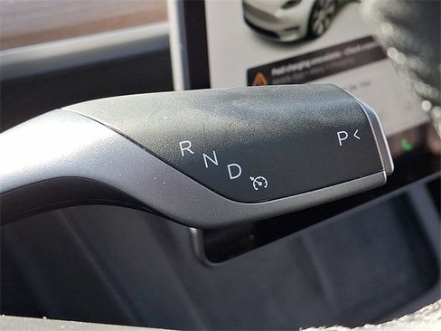 Used 2021 Tesla Model Y Long Range image 15