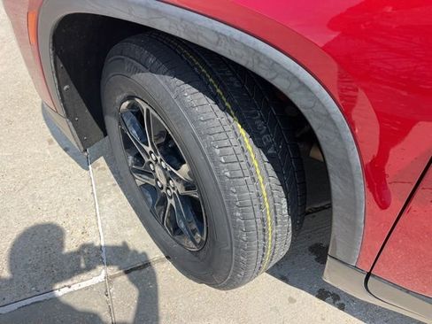 Used 2023 Chevrolet Traverse LT w/ Midnight/Sport Edition image 30