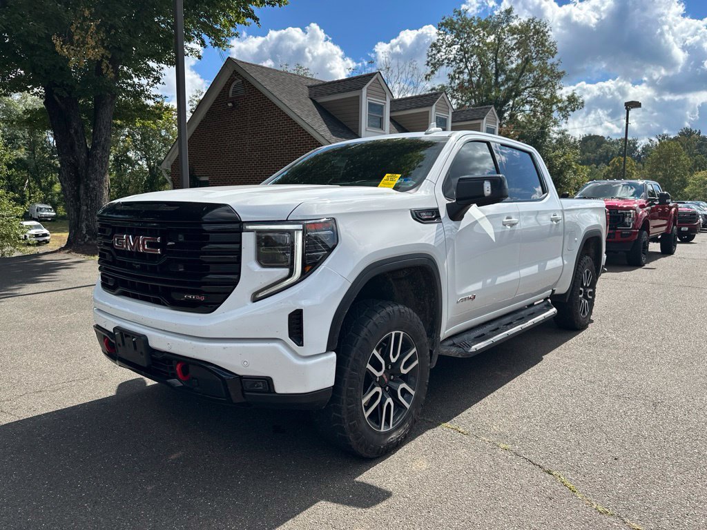 Used 2024 GMC Sierra 1500 AT4 w/ Technology Package AWD/4WD image 3