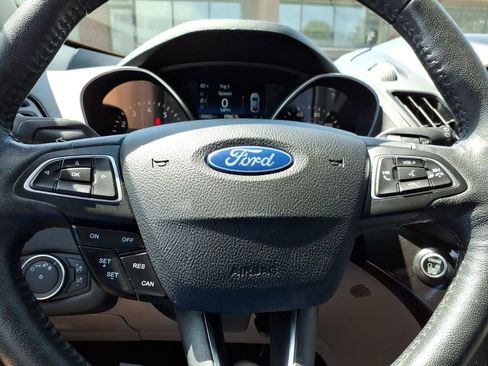 Used 2019 Ford Escape Titanium AWD/4WD image 21