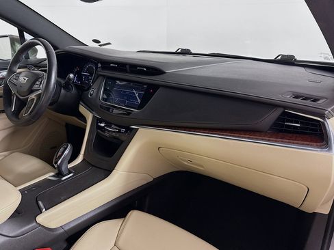 Used 2018 Cadillac XT5 Premium Luxury w/ Driver Assist Package FWD image 37