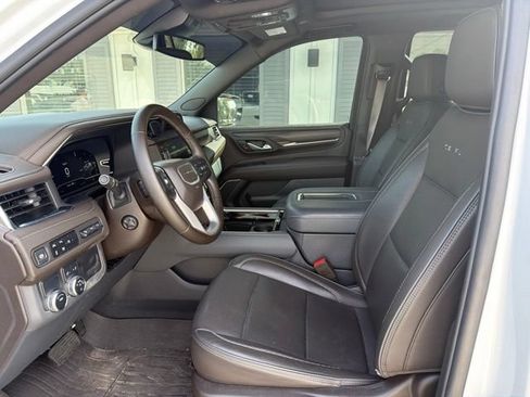 Used 2024 GMC Yukon Denali RWD image 9