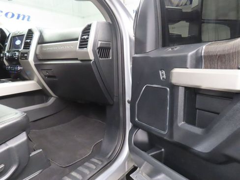 Used 2021 Ford F250 Lariat w/ Lariat Value Package AWD/4WD image 25
